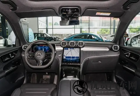 奔驰GLC 260 vs 奔驰GLC 300怎么选？预算卡40万的人必须看这篇！-1