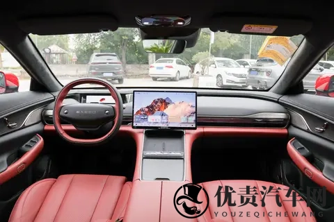 15万级买C级车，续航1645km，这台国产新能源车可以看看-1