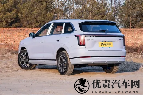 探索捷途山海L7 PLUS入门版的超值体验与实用哲学-3