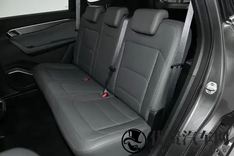 新增15T动力,新款吉利豪越L亮相,能否成为家庭出行新宠?-1