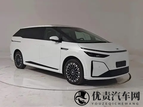 新车 外观调整,或配3颗图灵芯片,新款小鹏X9纯电版实车曝光-1