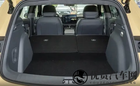 预售价格偏高，准备卖给谁？1058万元起的零跑Lafa5值得买吗？-2