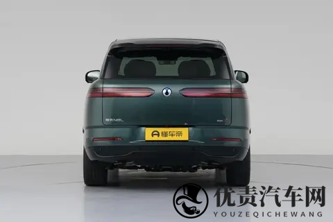 这车太不像话了！腾势N8L，30万级，竟然能让全家座位都是VIP？-3