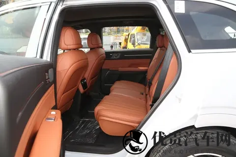 ​156英寸向日葵屏+四音区语音！捷途山海L7 PLUS 1099万起真香-2