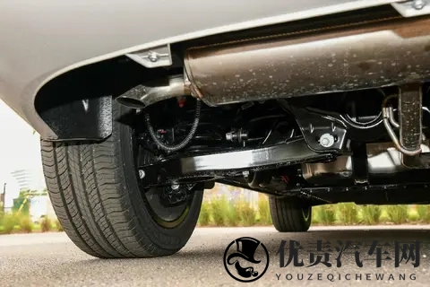 第三代蓝电E5 PLUS 开启预售，纯电续航230km，电混全时四驱-2