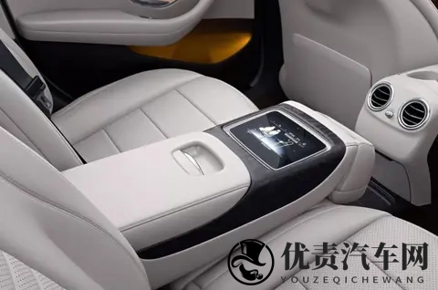 2026款奔驰长轴距E级上市，新增经典版仅售4299万，剑指宝马5系-1