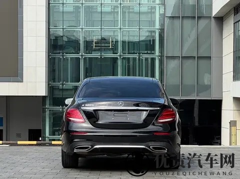 23万多拿下行政座驾，18款奔驰E300L，商务家用皆宜-2