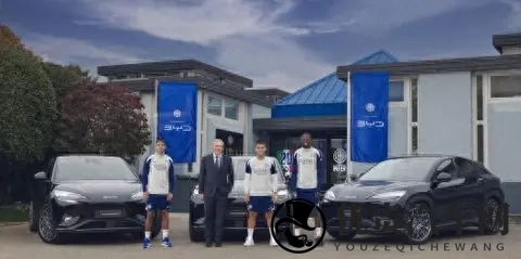 比亚迪定制车进意大利足坛,250台限量够抢手?细节里藏着门道。-1