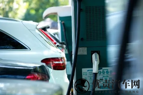 电动车的“反人类”设计，是创新还是噱头？-1