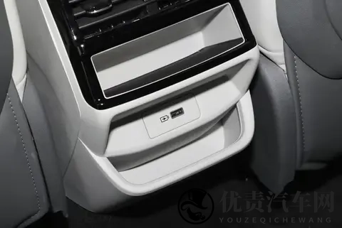 热门家用SUV——星越L全新东方曜系列焕新上市!谈谈真实体验-2