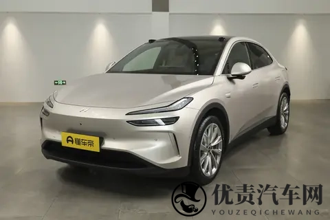 10月销量6632辆，岚图梦想家蝉联高端MPV销量冠军-1