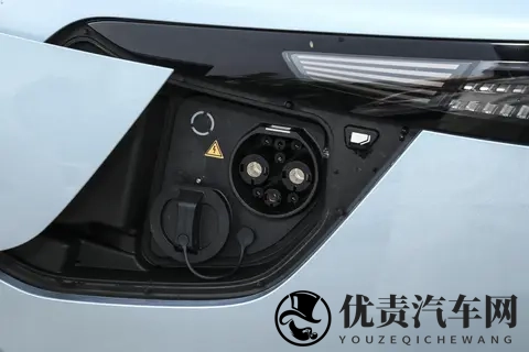 星纪元ES，标配电动四驱，续航超1500km，10000元购置补贴-1