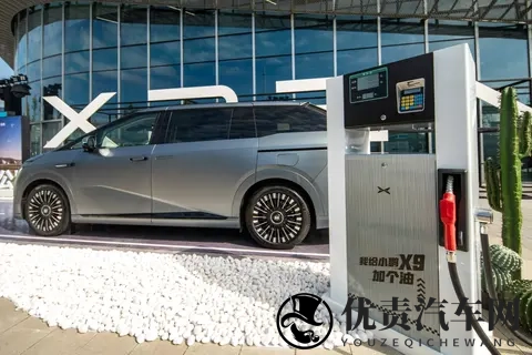 能烧油了！小鹏X9超级增程展车陆续到店，预售价35-37万值不值？-1