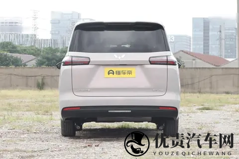 实测五菱星光730：7万级配侧滑门+独立悬架，是否打破性价比认知-2