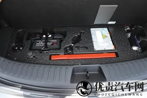 第三代蓝电 E5 PLUS开启预售：230km 续航 + 四驱，家庭出行痛点全解决-2