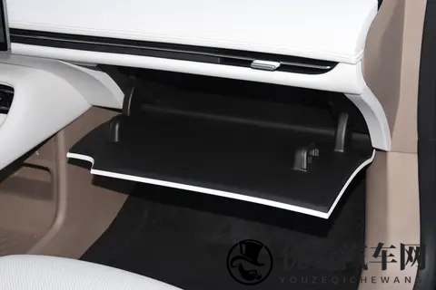 AUDI E SUV概念车首发：续航700km-1