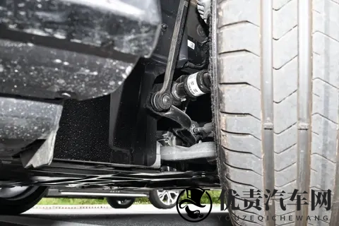 奔驰A35L AMG居然是台能拉娃的性能车？-1