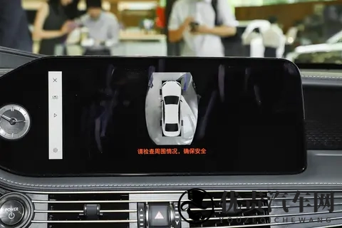 买雷克萨斯 LS 看这篇：家用选臻越，商务选豪华版-1