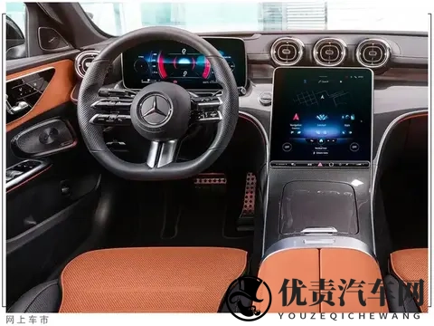 22万起抄底奔驰C级！S级配置下放+8295芯片，还看3系？-2