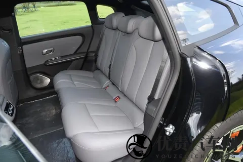 情绪价值拉满，岚图泰山成为旗舰SUV新标杆-1