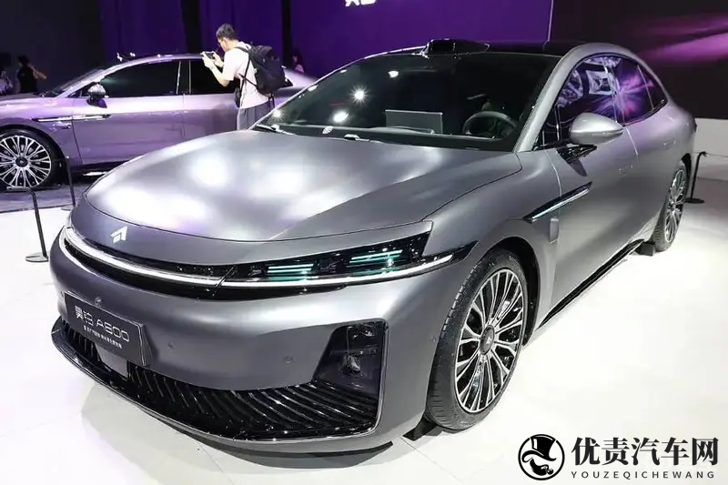 四季度内上市 昊铂A800将于广州车展正式揭晓内饰-1