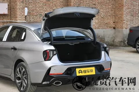 燃油车的智能进阶：深度体验第三代领克03，我的购车观念被刷新了-1