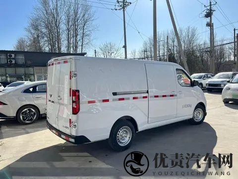 油车销量暴增！车主终究被国产新能源“教育”清醒了-2