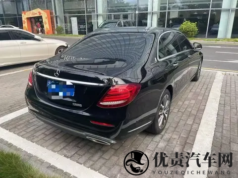 15万多拿下行政级座驾,二手奔驰E级家用商务都合适?-3