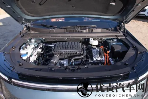 自驾游看这款，惠后1099万起，大七座，油耗低，后排放倒能当床-3