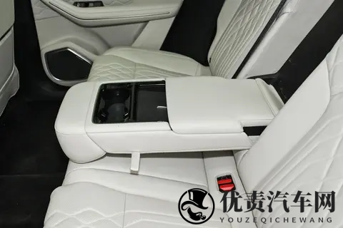 神仙打架！2026款领克09四驱探索版，重塑豪华燃油SUV-1