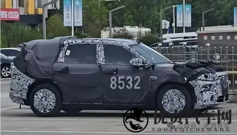 极氪9X小弟极氪8X：30万级插混新卷王，400km纯电，四季度上市！-2