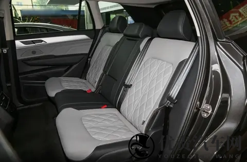 大空间，5座布局，20T+四驱，大众揽巡怎么样？-1