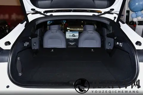 体验长安启源A06,运动型混动轿跑,空间大配置高,家用真香!-3