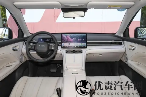 解读AION i60 2025款 增程版：家用SUV的细节与实力兼备之选-2