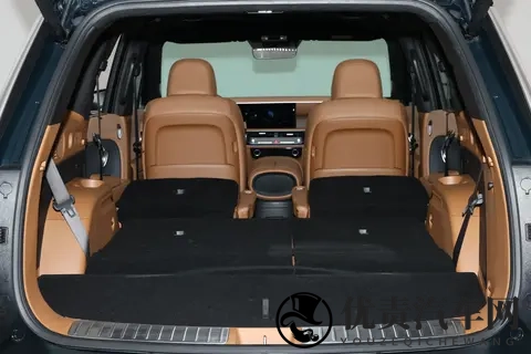 家庭 7 座务实选！帕里斯帝：10 气囊 + 1000km 续航，27 万进口够值吗？-2