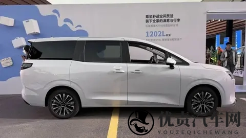 官方指导价730-1098万元 五菱星光730正式上市-1