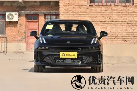 10万出头买燃油车？它动力强劲，油耗低，配置高，适合年轻人-2