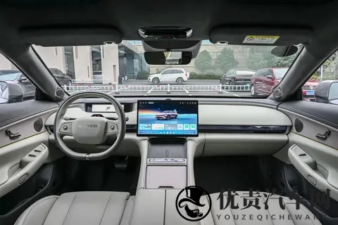 综合续航1645km，云台底盘+黄金增程动力，星纪元ES产品力如何？-3