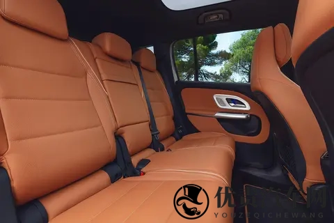 全新一代奔驰GLB内饰官图发布，三联屏+星空顶，5_7座都有-1