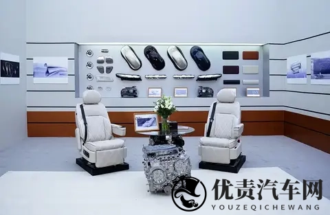 锁定50万级？岚图全新旗舰SUV泰山内饰公布，32扬声器+华为四激光-1