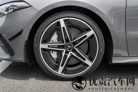 奔驰A35L AMG居然是台能拉娃的性能车？-2