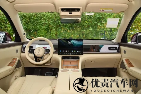 25款乐道L90，纯电续航605km，轴距3110mm，173+8后排大屏-1