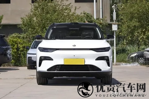 零跑C11对上小鹏G6,能有多大优势?-3