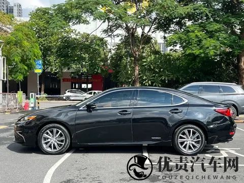 12万多拿下雷克萨斯ES混动，省油代步，家用舒适之选！-3