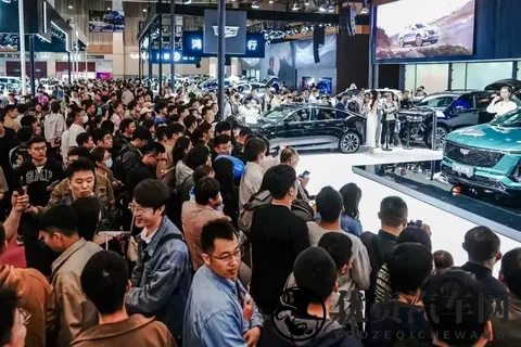 先做靠谱的车,再当懂你的客厅:购车决策的平衡之道-1