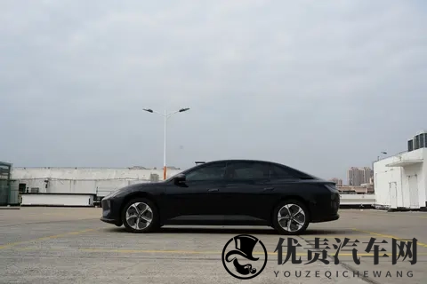 独立试驾小鹏MONA M03：朴实无华的纯电通勤工具-3