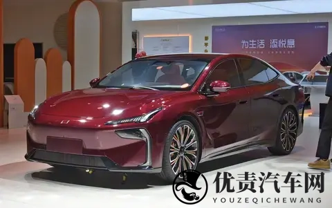 奔腾悦意08申报信息曝光,纯电版搭202kW电机,旗舰轿车身份坐实-1