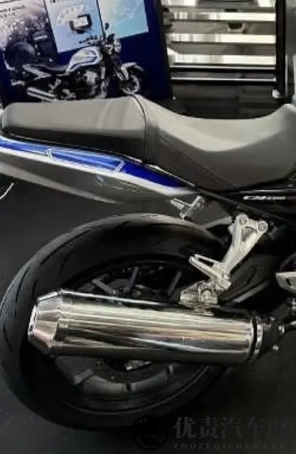 本田CB500SF到店实拍 4万级带电子离合 国产500级街车迎最强对手-1