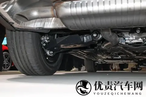 全新奔驰GLC级来了！配8295芯片+双屏，高速NOA不用再全系选装-3