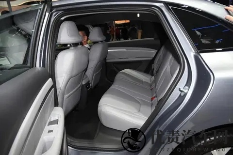 13万级电轿二选一!小鹏MONA M03 VS 长安启源A06,选谁划算?-2